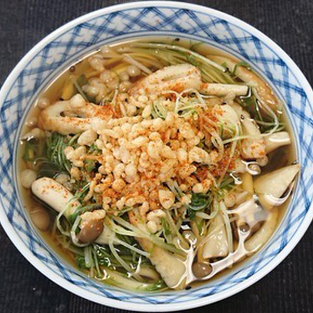 ちくわと水菜とブナシメジと天かすのうどん