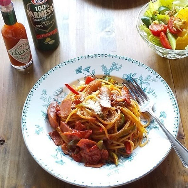 懐かしのナポリタン ＆ やっぱりかごが好きにゃ♪