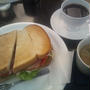 西新宿・coffee＆tea BBBのサンドイッチセット