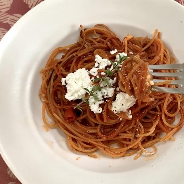 暗殺者のパスタ　チーズ添え
