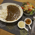 土曜の夜はカレー　と　最後のおばけきゅうり♪