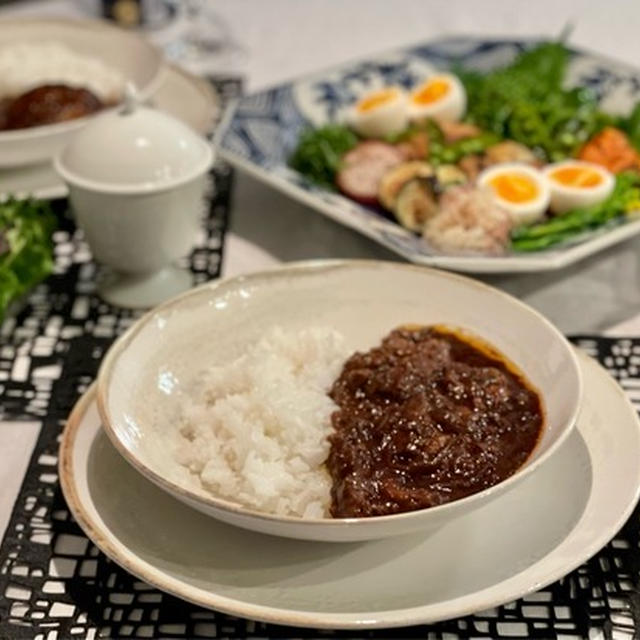 料亭カレーに焼き野菜を添えた夜ごはん