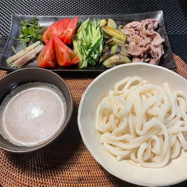 愛媛県産野菜たっぷりごまだれのつけ麺