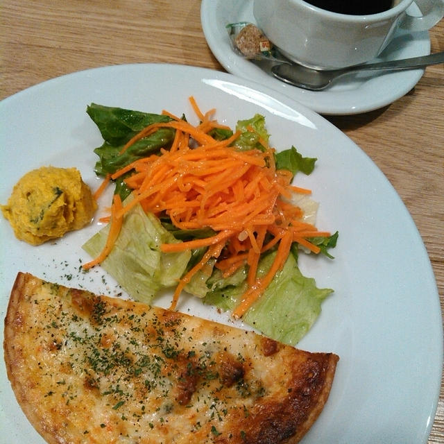 息子お昼寝中にキッシュ～Ltd.cafe