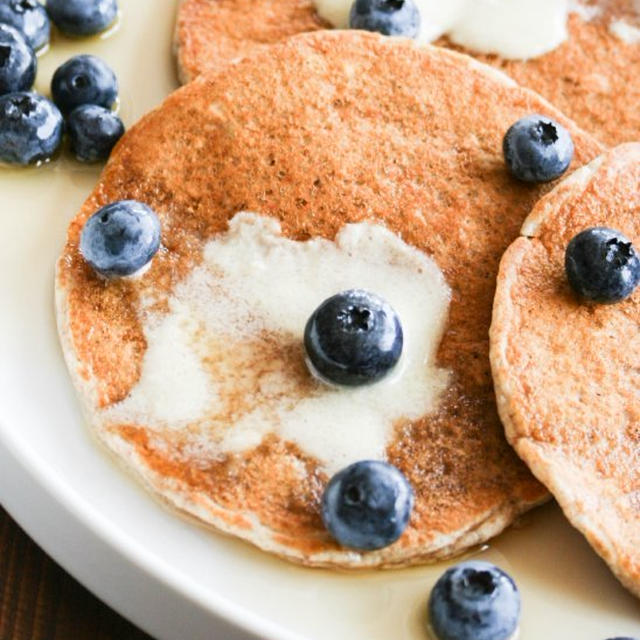 Almond Pancakes with Fresh Blueberriesアーモンドパンケーキ