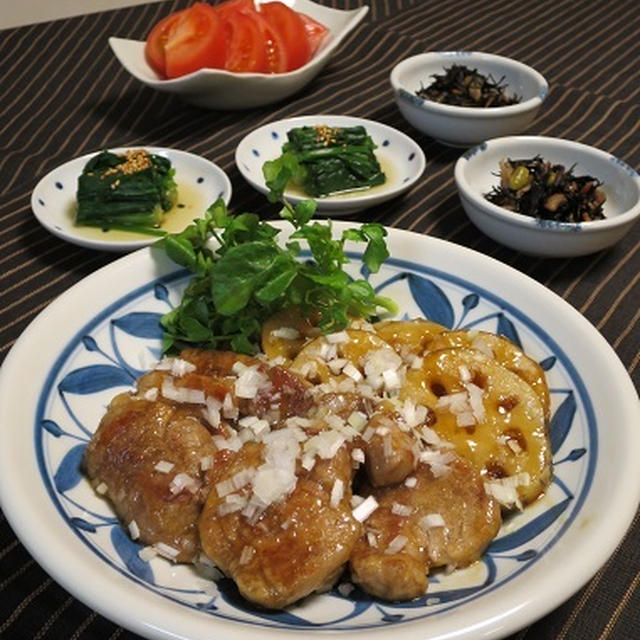 豚ひれとレンコンの黒酢あん♪梅味のひじき煮