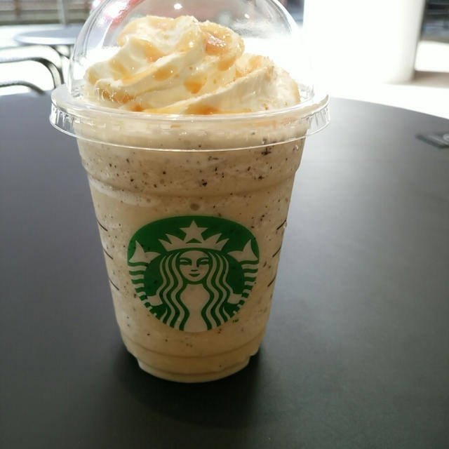 スタバ新作♪ ほうじ茶 クリーム フラペチーノ® with キャラメルソース