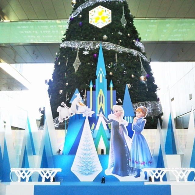 クリスマスツリー☆二子玉川ライズは今年もアナと雪の女王