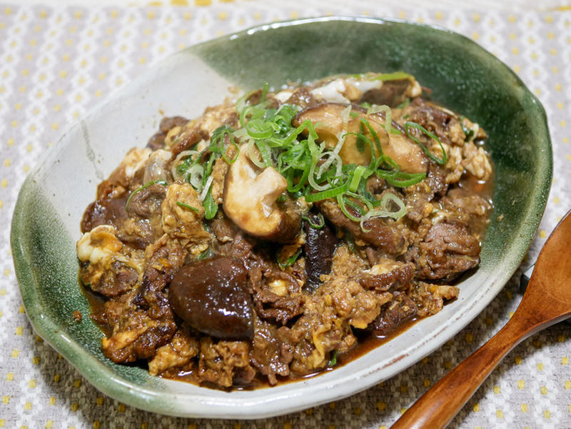 ご飯に乗せて食べるのがいい「牛肉の卵とじ」&昨日は綺麗な紅葉をみてきました