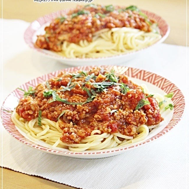 おうちランチはソースたっぷりミートパスタ♪