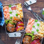 2色丼鶏つくねのお子さま弁当。と、常備している冷凍食品