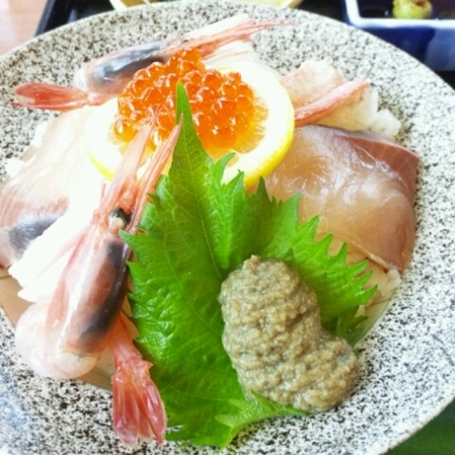 小矢部川SAの海鮮丼