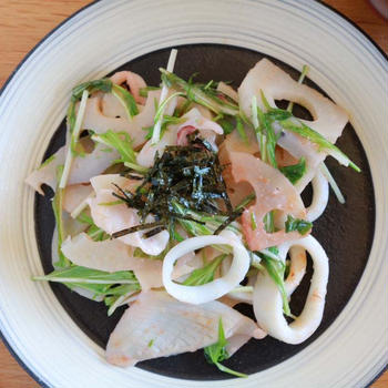 ご飯泥棒参上！レンコンとイカと水菜の明太ガリバタ醤油焼き