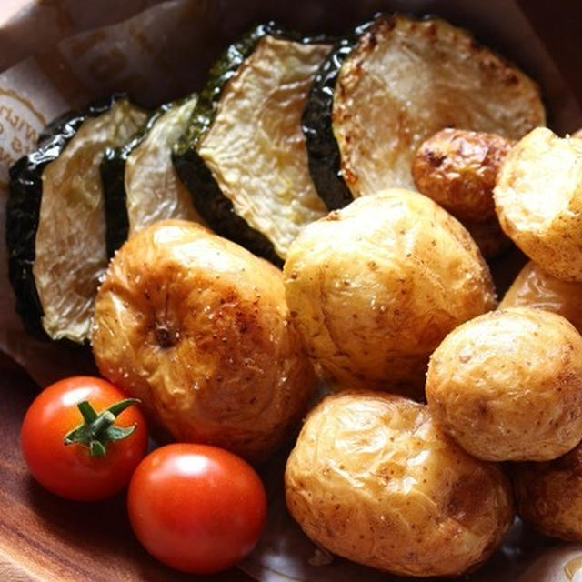 ＜新じゃがやズッキーニ☆夏野菜の丸ごと揚げ＞　カップ麺「坂内食堂」「銀魂一平ちゃん」