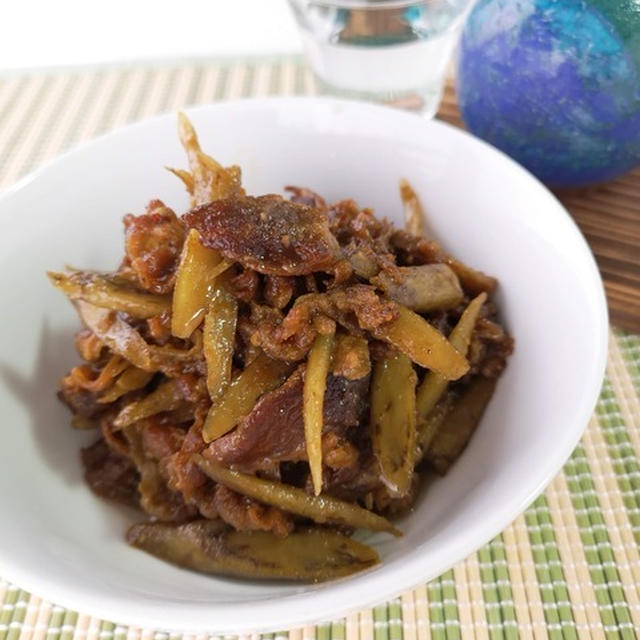 カリカリに炒めるのがポイント♪牛肉とゴボウの味噌佃煮