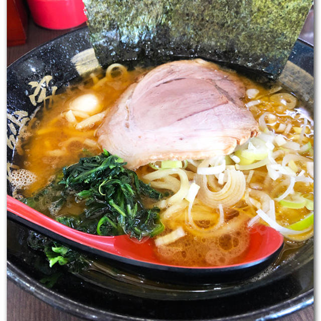 豚骨ラーメン醤油トッピングのり5枚を啜り塩ネギチャーシュー丼を食す