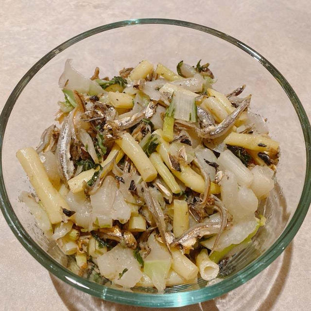 小さな煮干しと野菜のごま油+バージンオリーブオイル炒め❣️