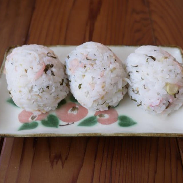 しらすとみょうがの寿司おにぎり By ひよこさん レシピブログ 料理ブログのレシピ満載