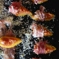 パルミジャーノ・レッジャーノとパルマハムをまとった燻製無花果　 by 青山　金魚さん
