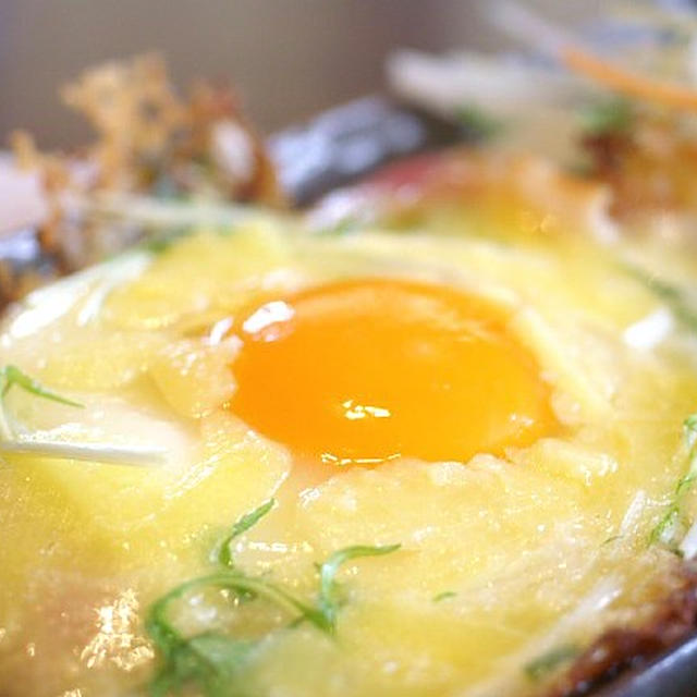 一人簡単な朝ご飯のご紹介です。ベーコンチーズの巣篭りエッグ／秋刀魚のムニエルなどです。