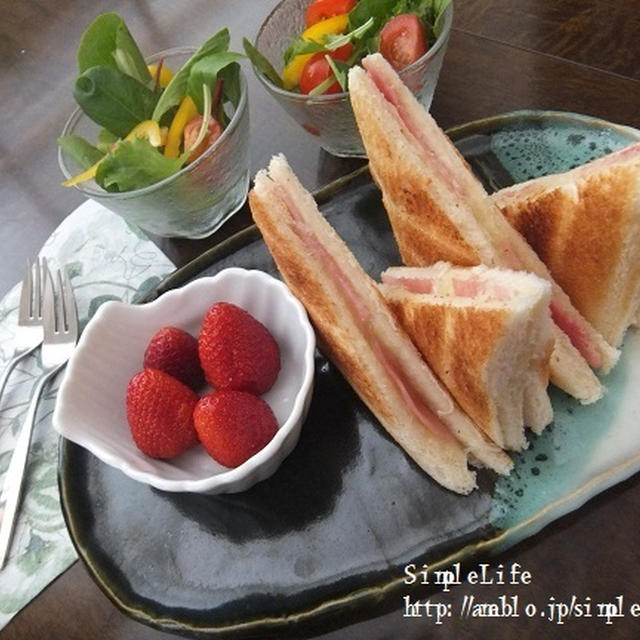 今朝の朝ごはん☆なおみちゃんﾄｰｽﾄ？