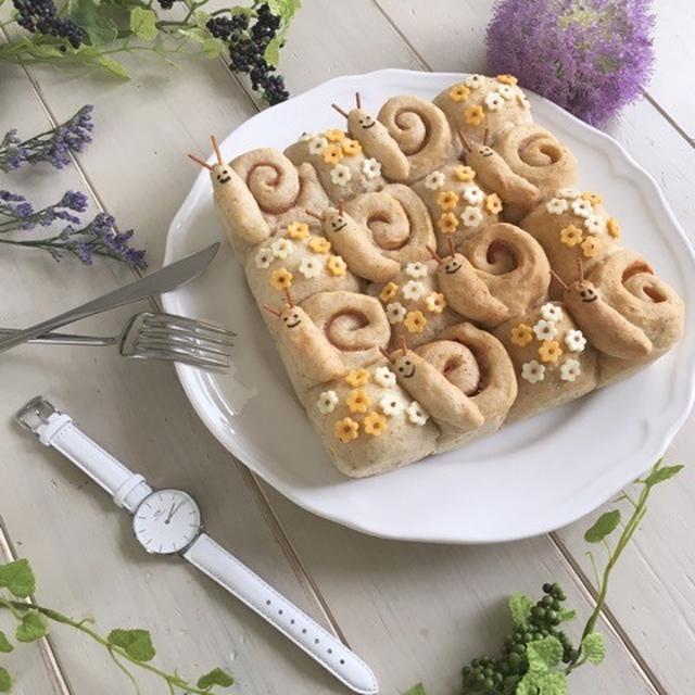 かたつむり＆紫陽花フランスちぎりパン～ダニエルウェリントンの白ベルト♪～