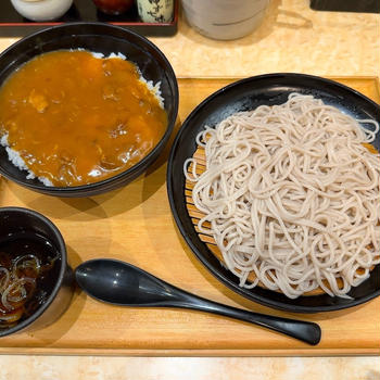 立ち蕎麦行脚「小諸そば九段下駅前店のカレー丼セット」