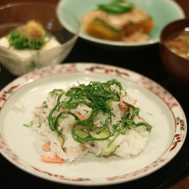 レシピ付き献立　鮭ずし・かぼちゃの鶏そぼろあんかけ・ほうれん草のお浸し・冷奴・豚汁