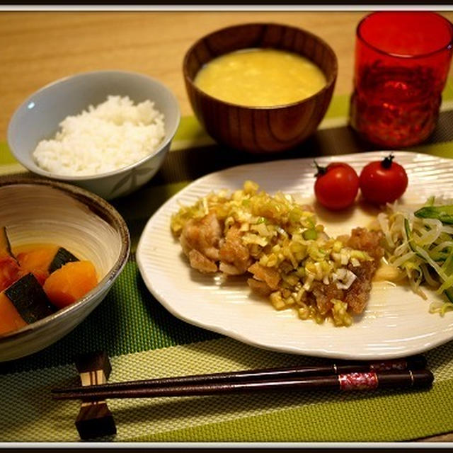 油淋鶏とかオーナメントとか。Fried chicken and ornament.