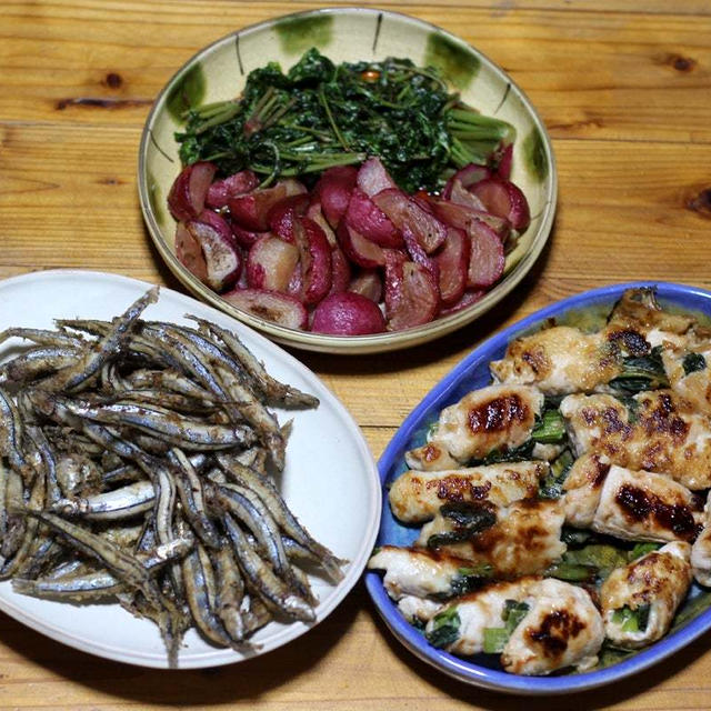 長崎県五島産キビナ(キビナゴ)のから揚げ、自家栽培コマツナの鶏むね肉巻き、ハツカダイコン揚げ浸し