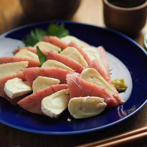 ヨコワとカマンベールチーズの刺身 By 筋肉料理人さん レシピブログ 料理ブログのレシピ満載