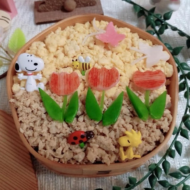 そぼろ丼で春弁当〖のっけ弁当〗    #平日お昼ご飯はお弁当or外食