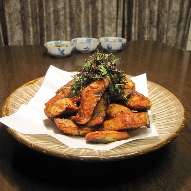 鯖の琥珀揚げ　エノキとわかめの和え物　九割蕎麦