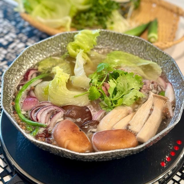 夏も美味しい、レタス鍋の夜ごはん
