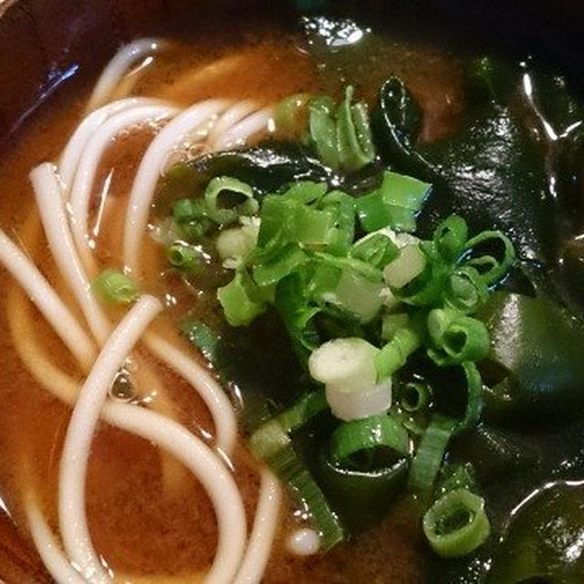 野郎飯流・赤出汁 わかめと素麺