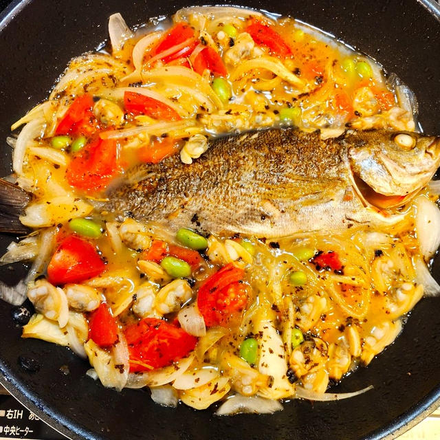春のお魚イサキを丸ごと味わう！アクアパッツァ