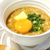 【レトルトで簡単⭐️味噌バター風味の月見粥】