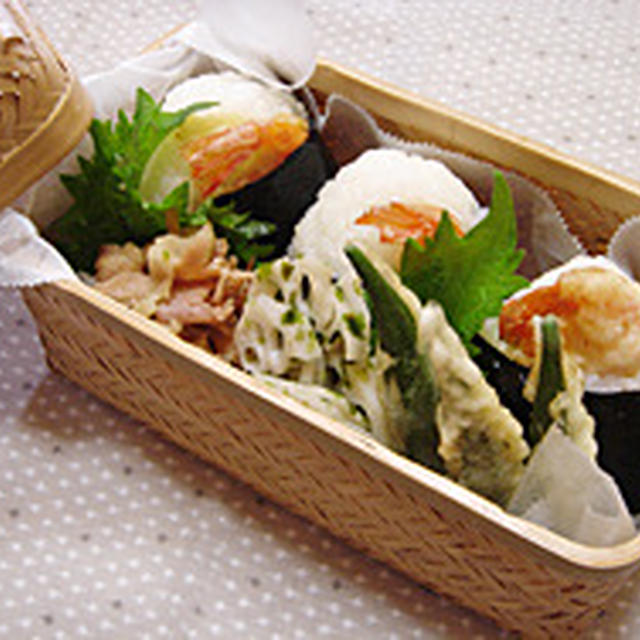 豚肉のしぐれ煮・天むす・・・お弁当♪