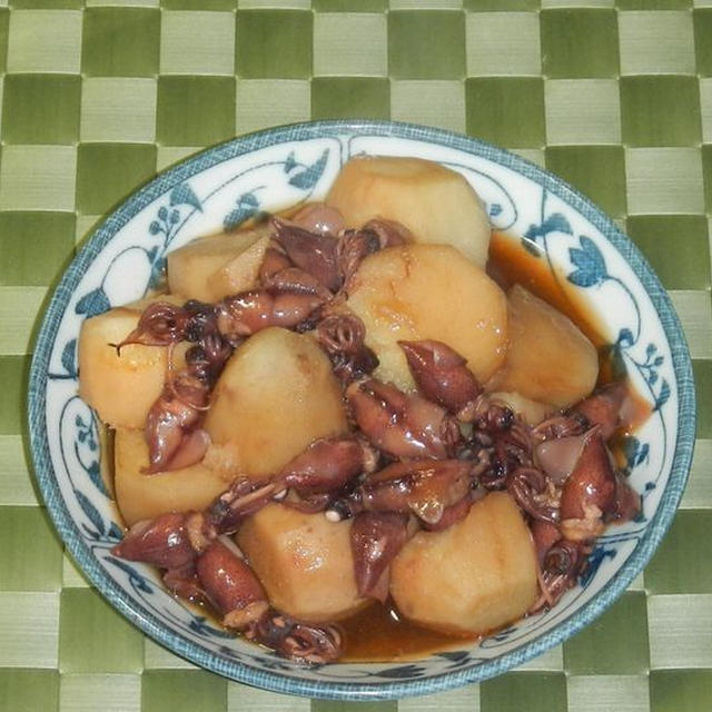 ホタルイカと里芋の煮物