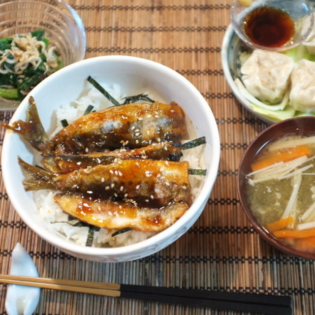 夕食☆いわしの蒲焼き丼　ほうれん草としらすのお浸し　肉焼売