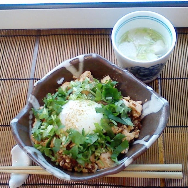 朝ごはん！温泉卵で簡単豆腐丼