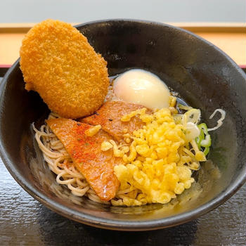 立ち蕎麦行脚「ゆで太郎九段南店の朝きつね」