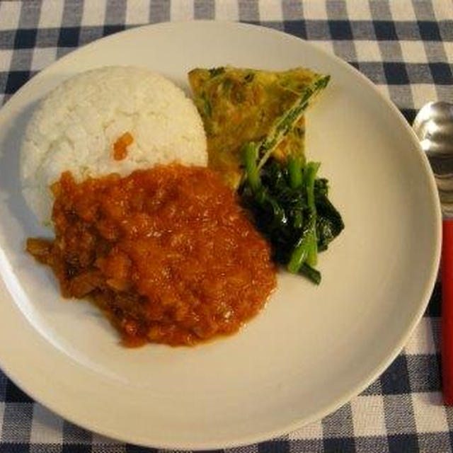 トマトベースのカレー