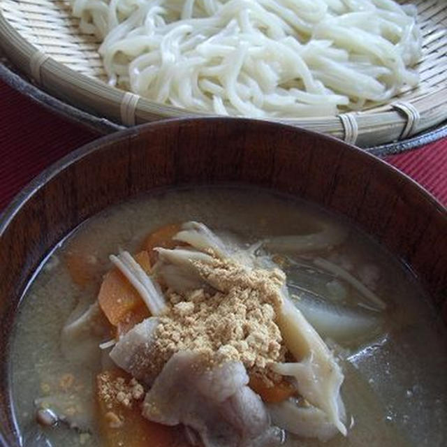 「冷蔵庫にあるもんなんでもほうりこめ汁」でつけうどん