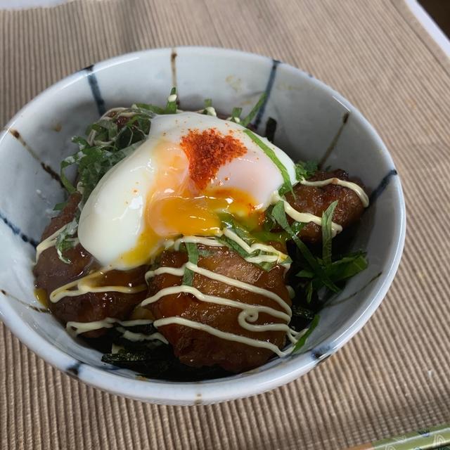 鶏つくね丼と小2の落書き