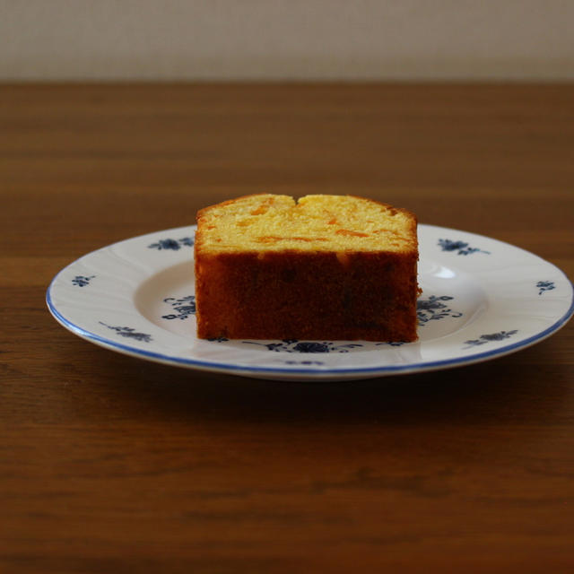 オレンジ色のケーキ