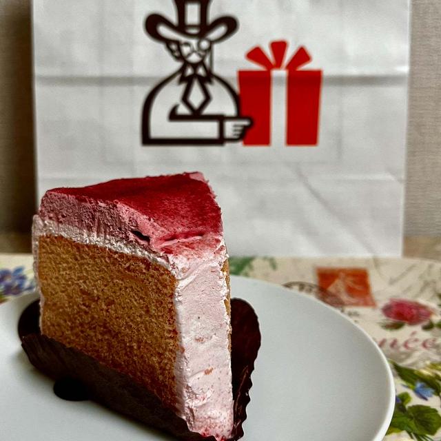 いちごづくしなシフォンケーキ コメダ珈琲 ストロベリッチ