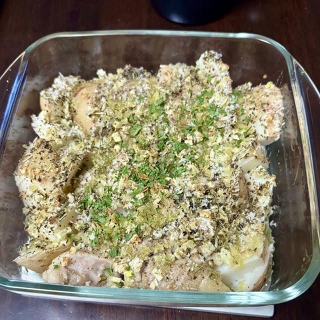 鶏もも肉と長芋のハーブパン粉焼き。切って焼くだけ、お酒が進む超簡単おつまみ。