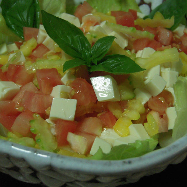 ゴーヤと豆腐のサラダと千葉のお土産
