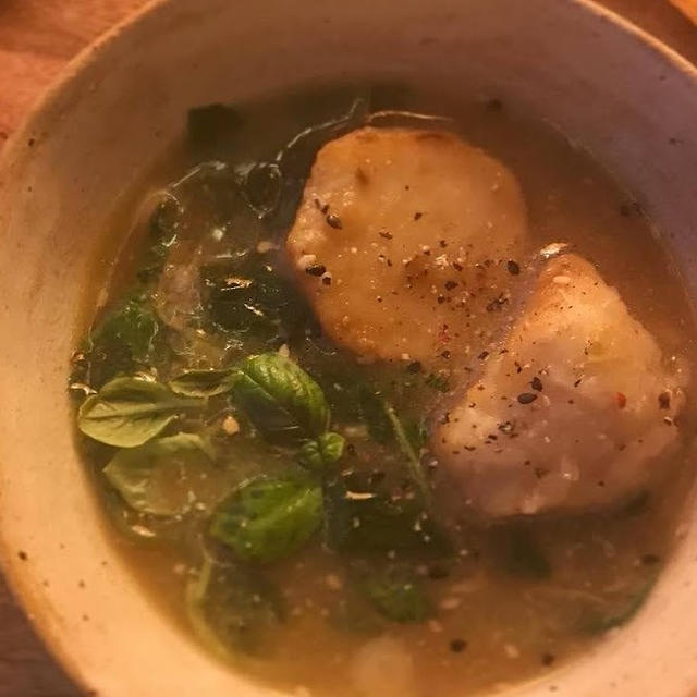 里芋とほうれん草のこっくり胡麻味噌鍋スープ